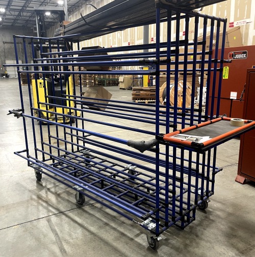 A custom Flexpipe kitting cart at Skipper Groupe.