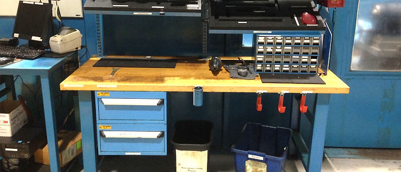A modular workstation built in Safran's in-house Flexpipe workshop.